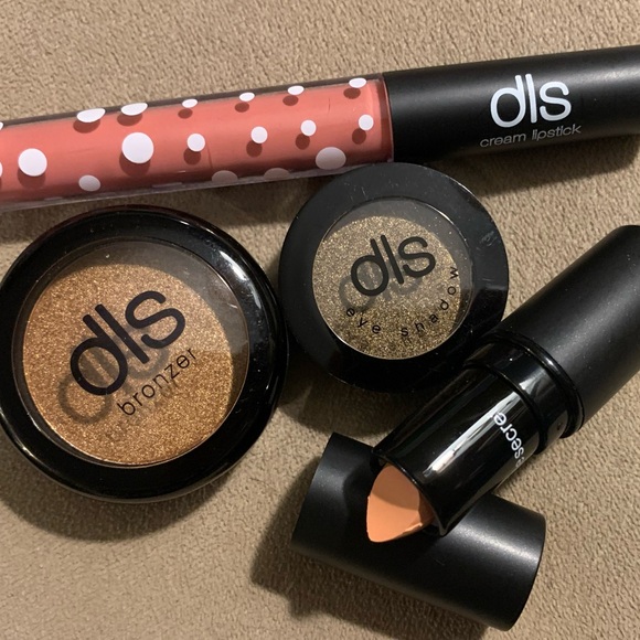 Dirty Little Secret makeup bundle - Picture 12 of 12